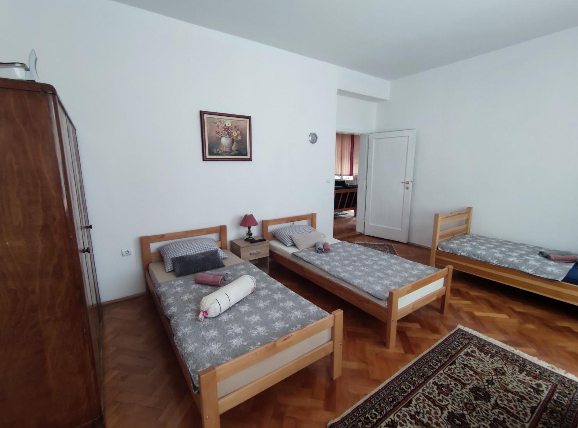 Trosoban Stan U Zenici Apartman Zenica Kültér fotó
