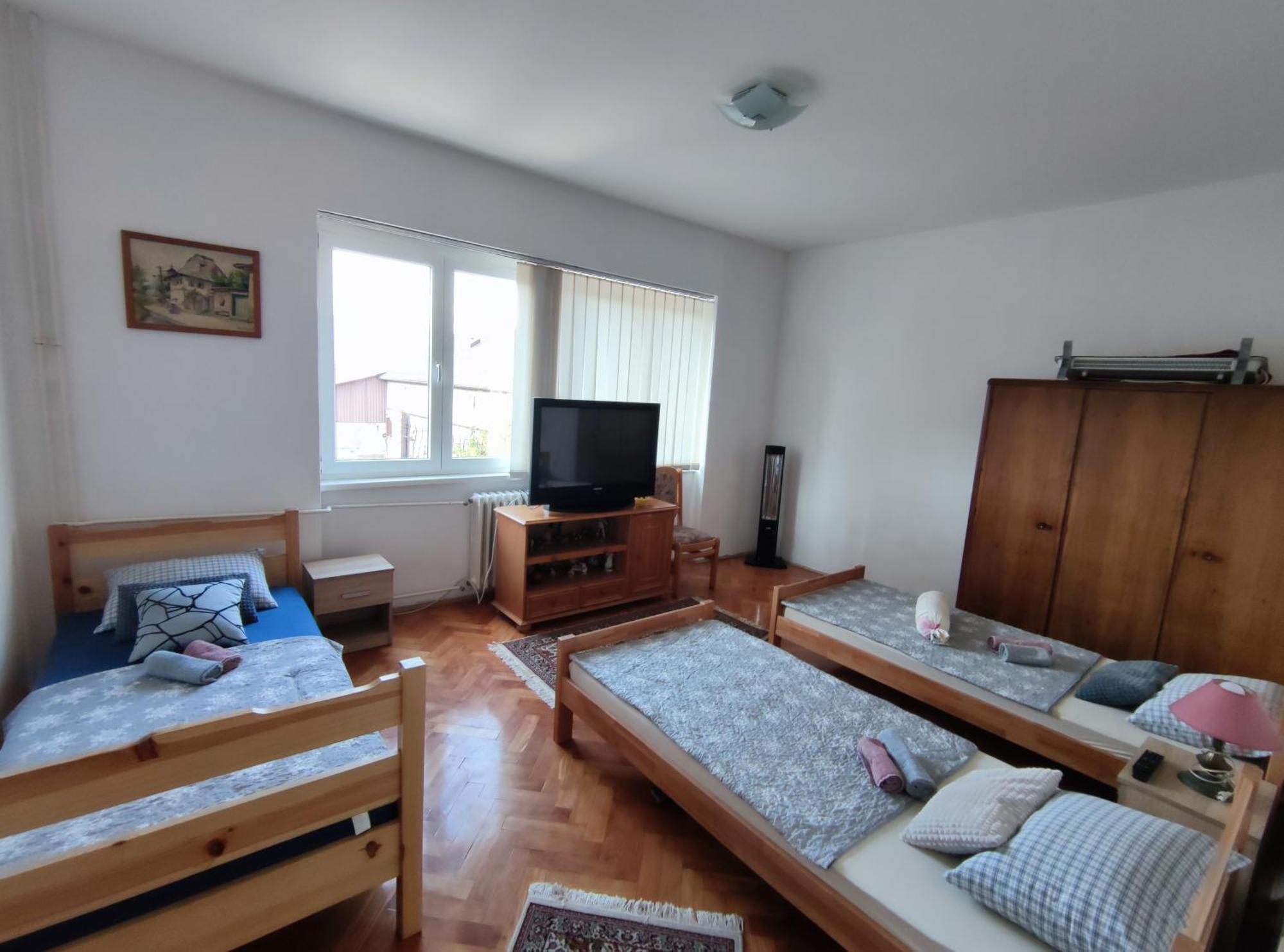 Trosoban Stan U Zenici Apartman Zenica Kültér fotó