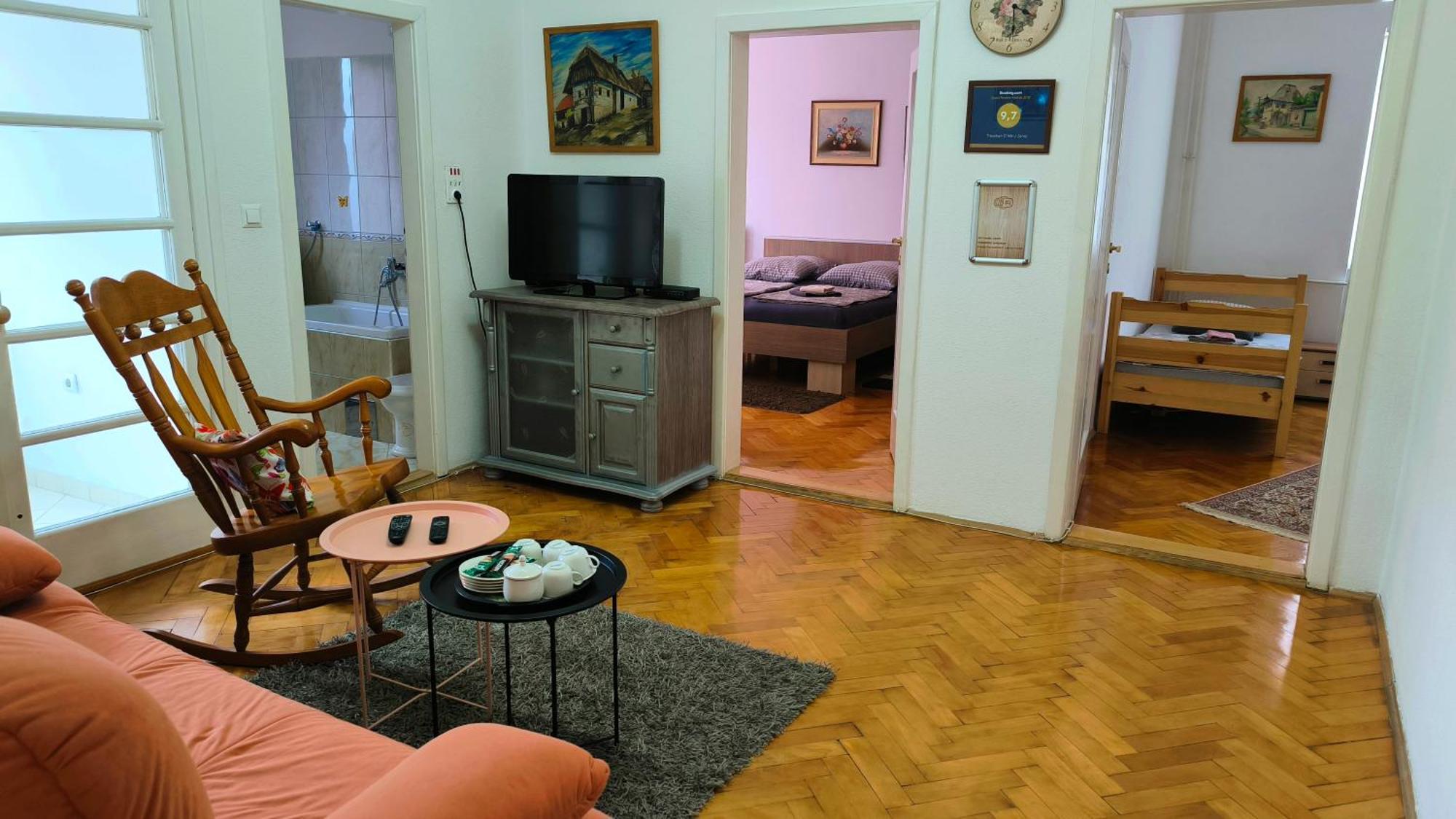 Trosoban Stan U Zenici Apartman Zenica Kültér fotó