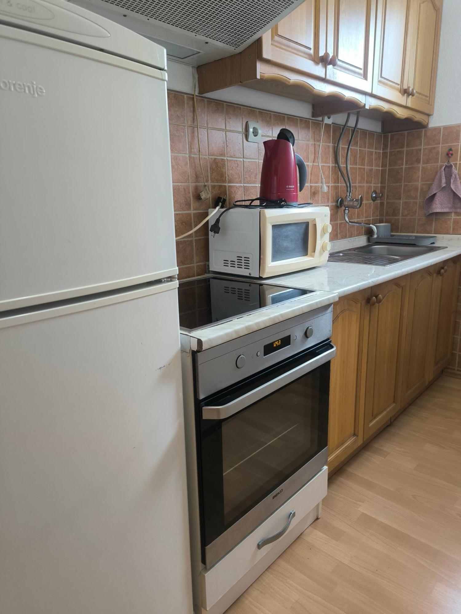 Trosoban Stan U Zenici Apartman Zenica Kültér fotó