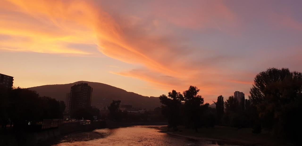 Trosoban Stan U Zenici Apartman Zenica Kültér fotó