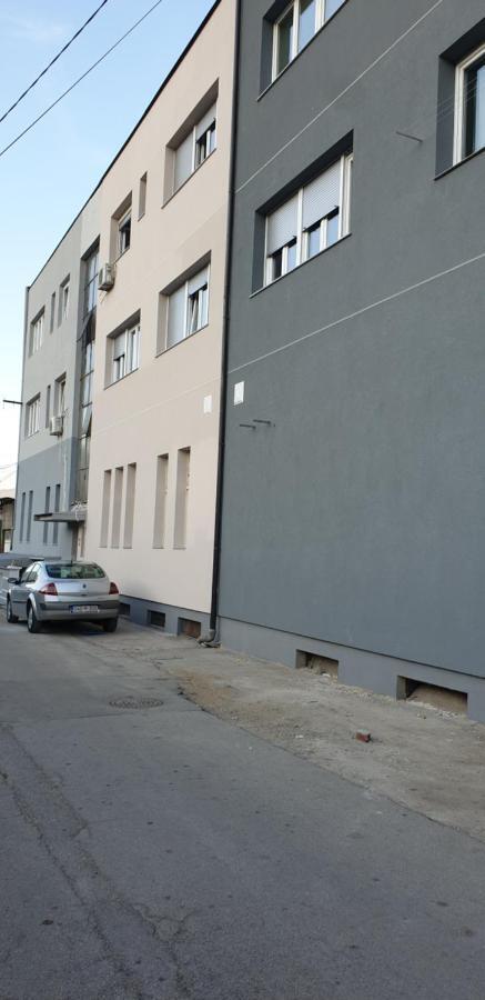 Trosoban Stan U Zenici Apartman Zenica Kültér fotó