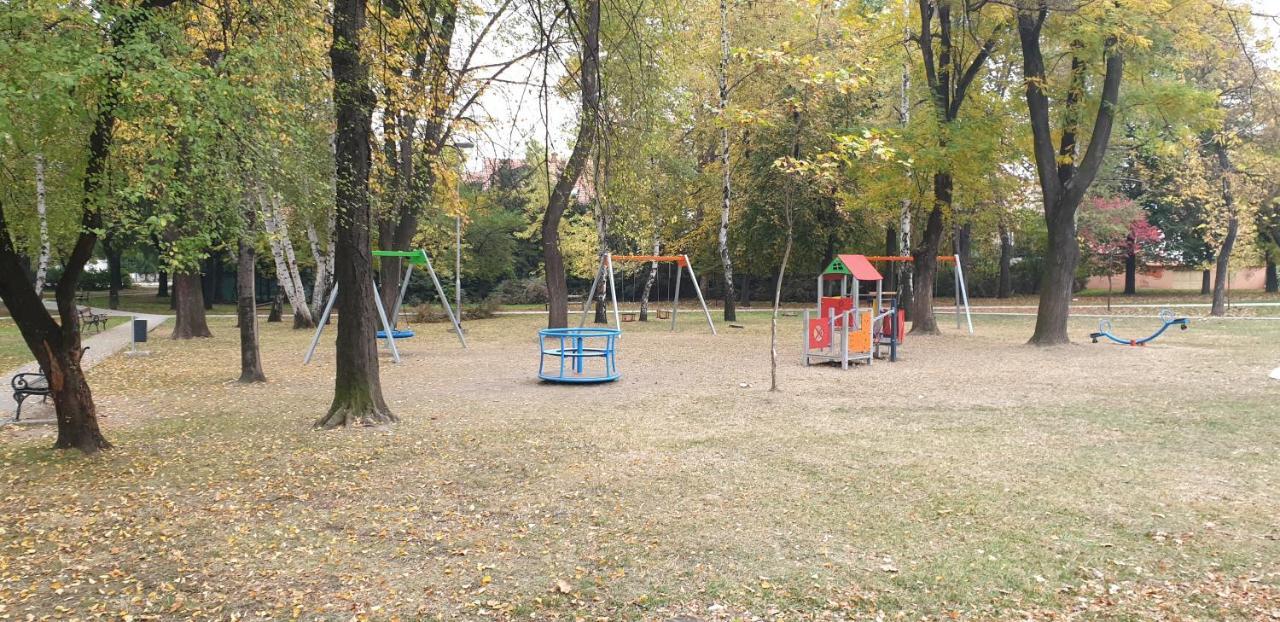 Trosoban Stan U Zenici Apartman Zenica Kültér fotó